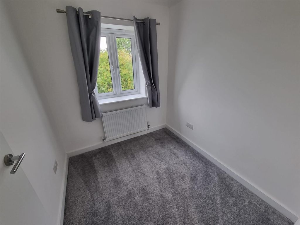Property photo 2 of 8 Bedroom 2.Jpg