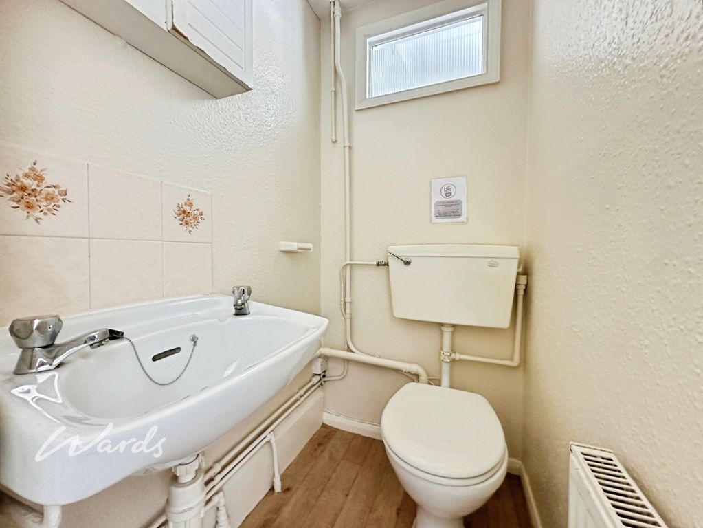 Property photo 3 of 17 Bathroom