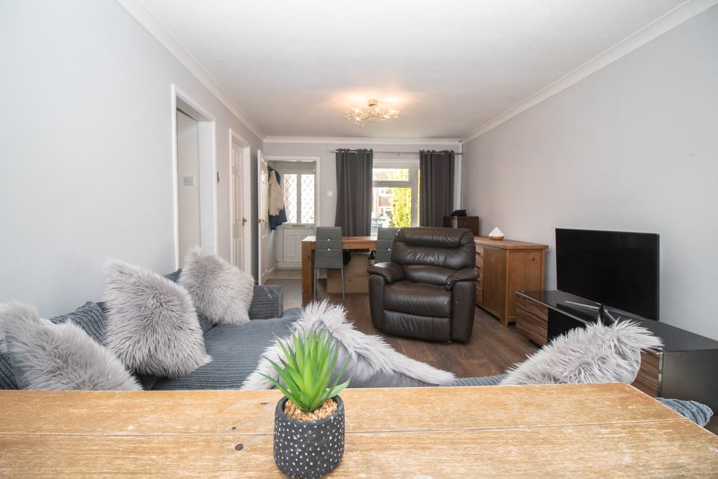 Property photo 3 of 14