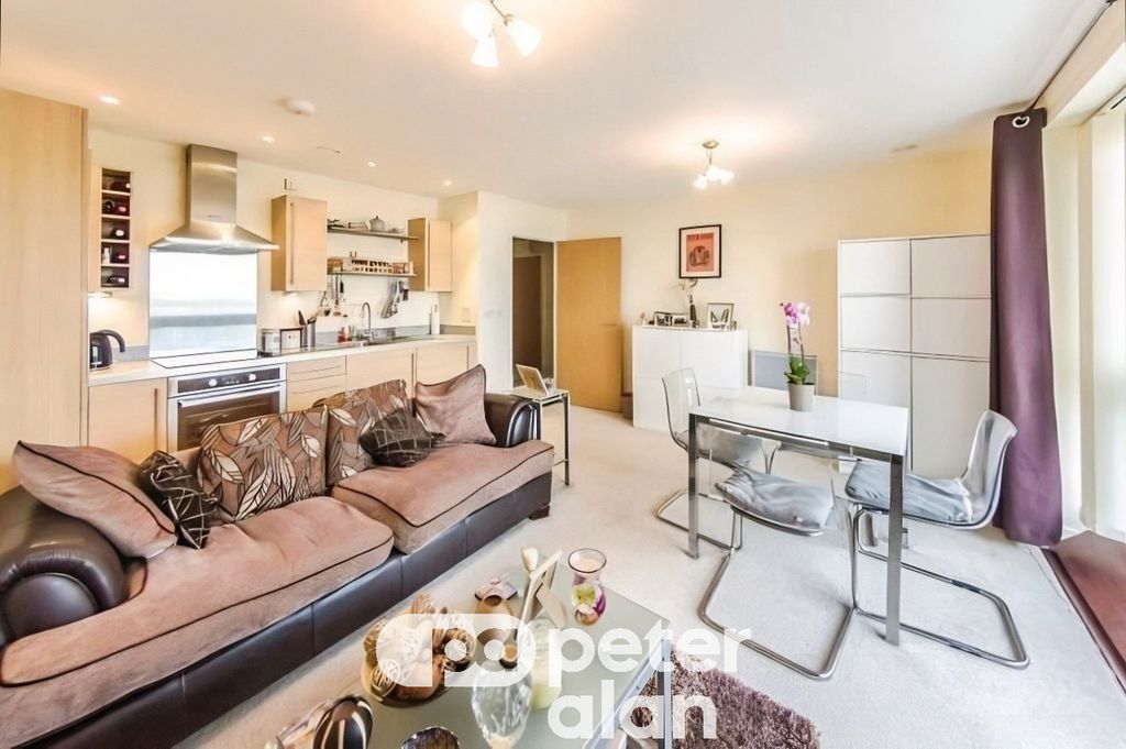 Property photo 2 of 7 Kitchen