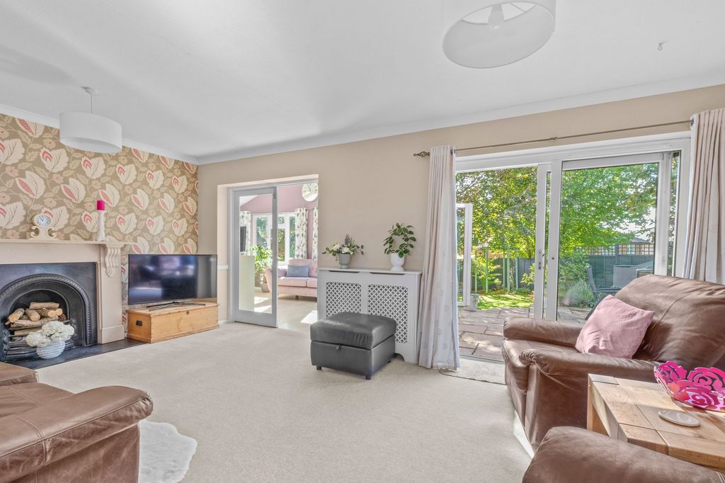 Property photo 2 of 17