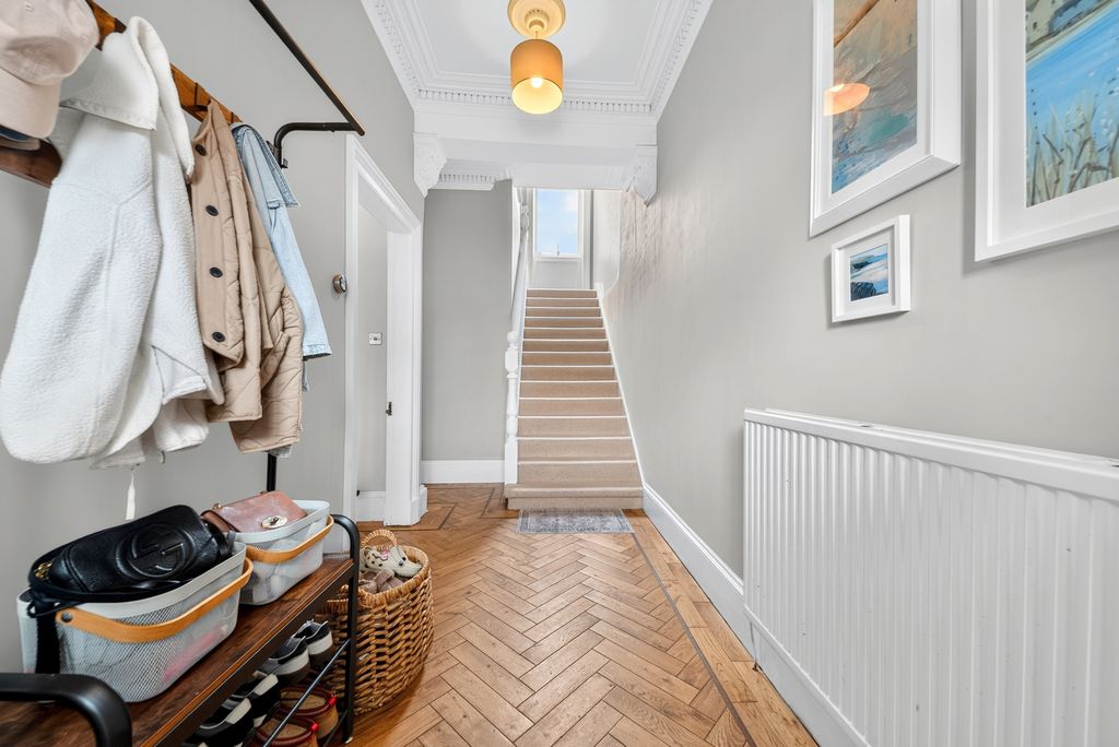 Property photo 2 of 31 Pbox-Img.Jpg