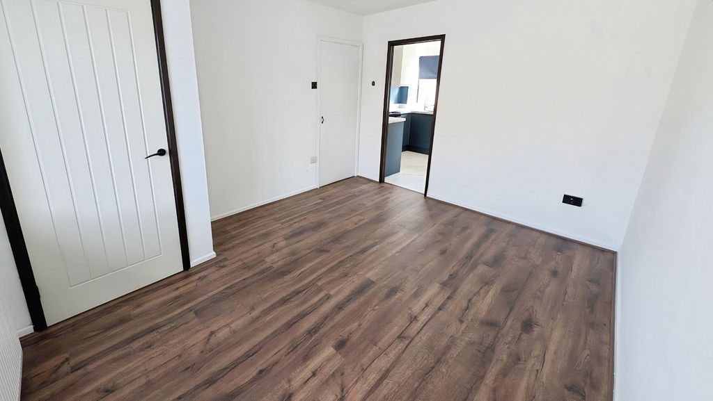 Property photo 3 of 12 Pbox-Img.Jpg