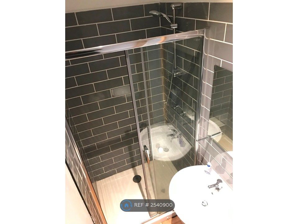Property photo 2 of 4 Bathroom
