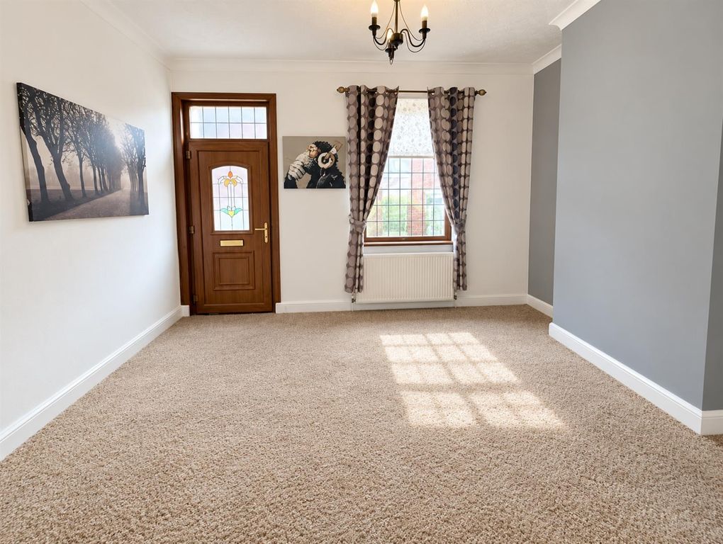 Property photo 2 of 10 Lounge