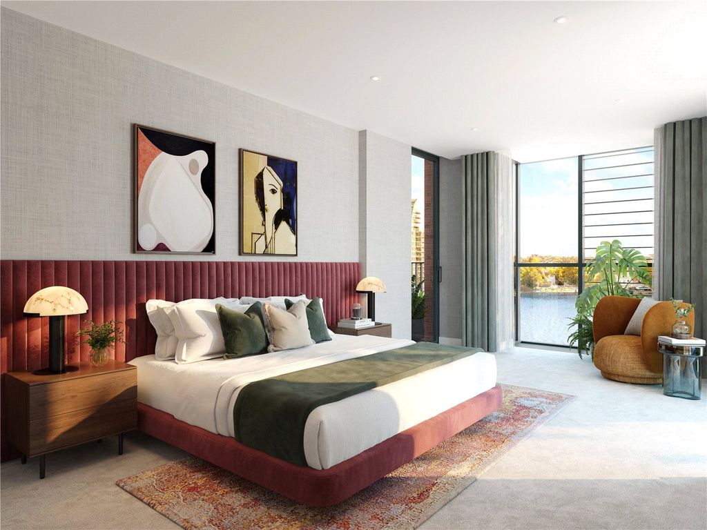 Property photo 2 of 8 Bedroom