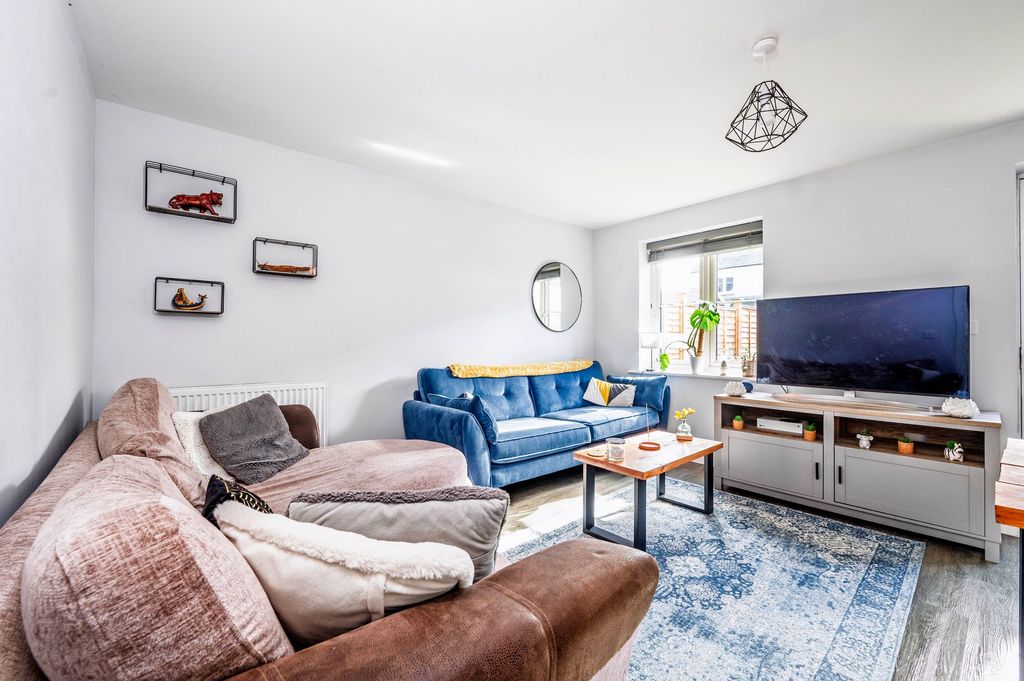 Property photo 2 of 21 Living Area