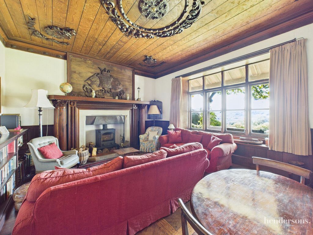 Property photo 3 of 23