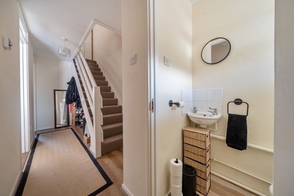 Property photo 2 of 15 1436632-9-69d5536...