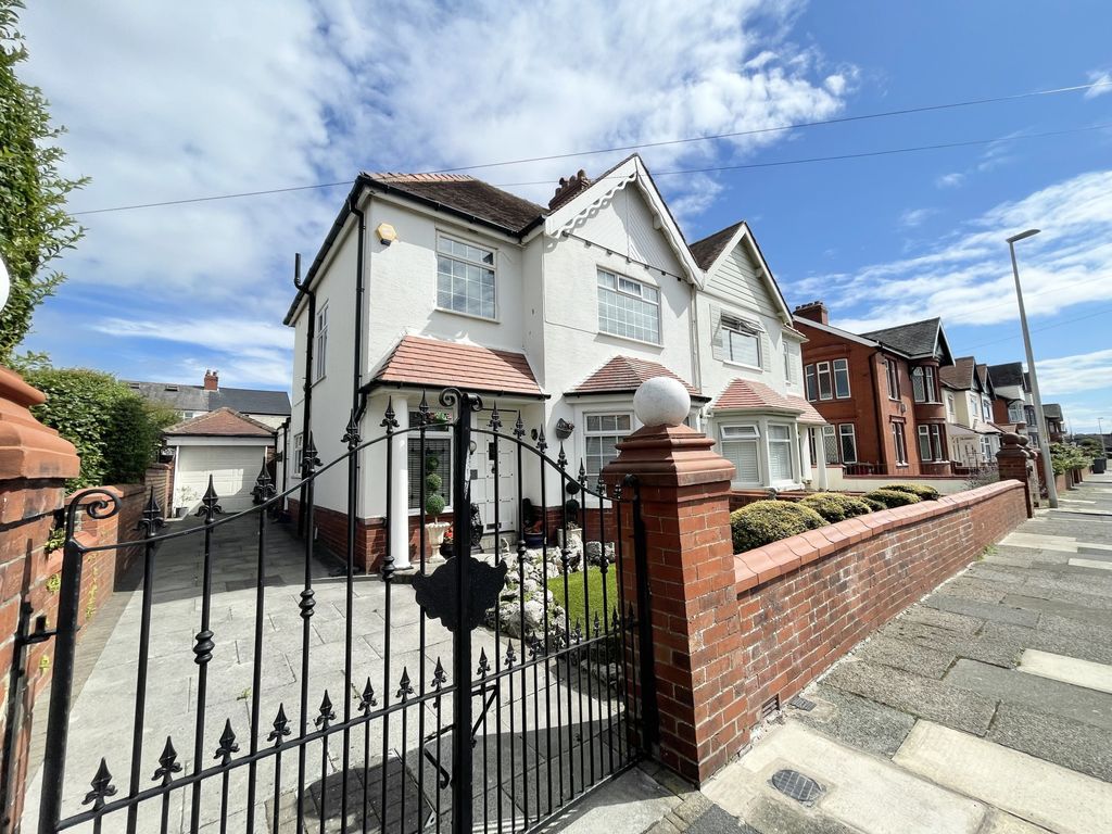 Property photo 1 of 22