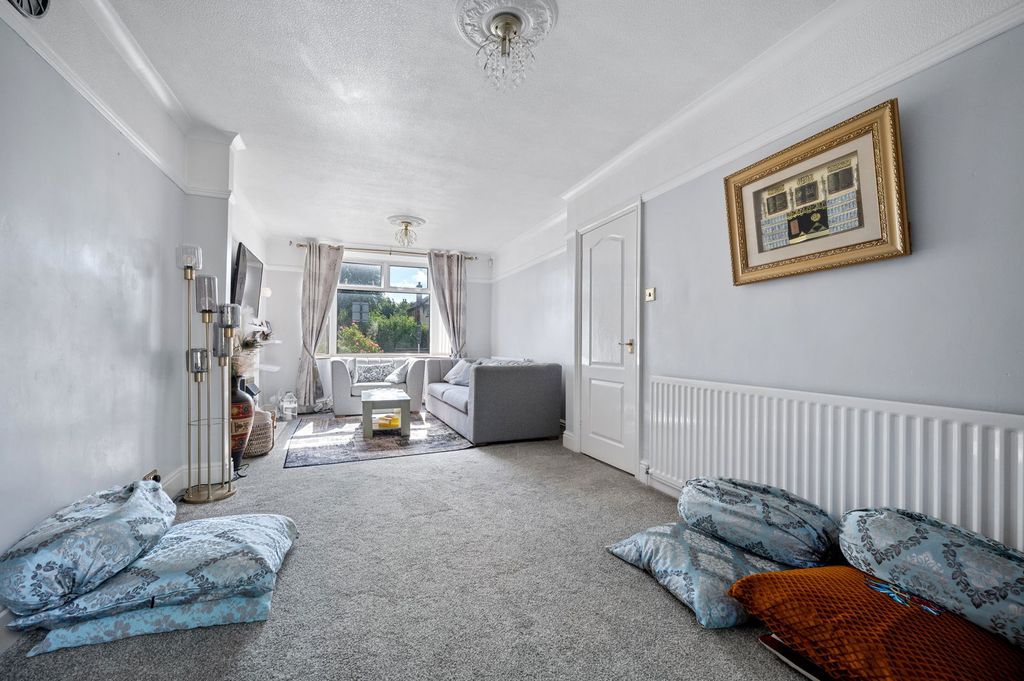 Property photo 3 of 22