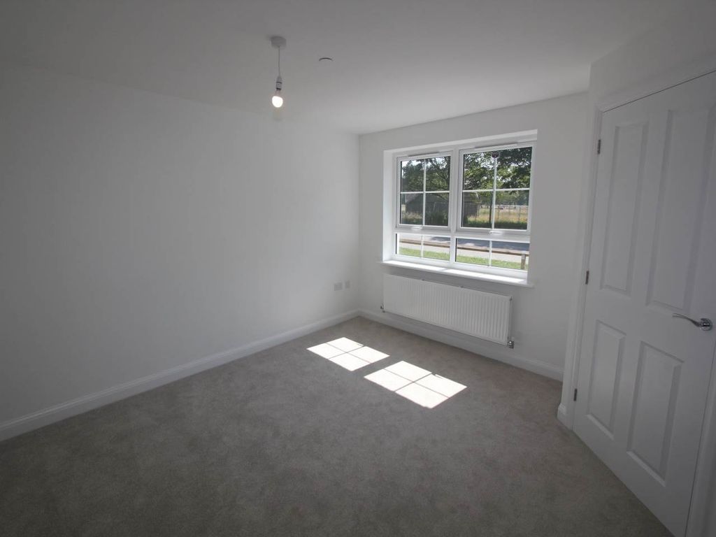 Property photo 3 of 12 Lounge