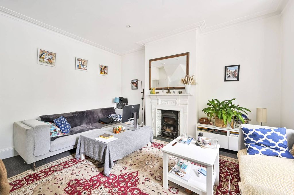 Property photo 3 of 11
