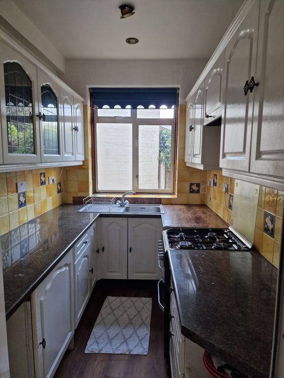 Property photo 1 of 6 Kitchen