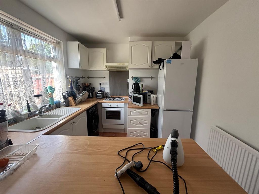 Property photo 3 of 8 5.Jpg
