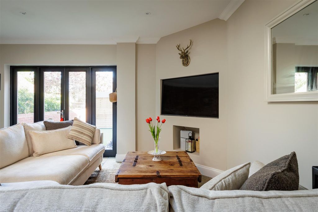 Property photo 2 of 19 2_Grantley_House-8.Jpg