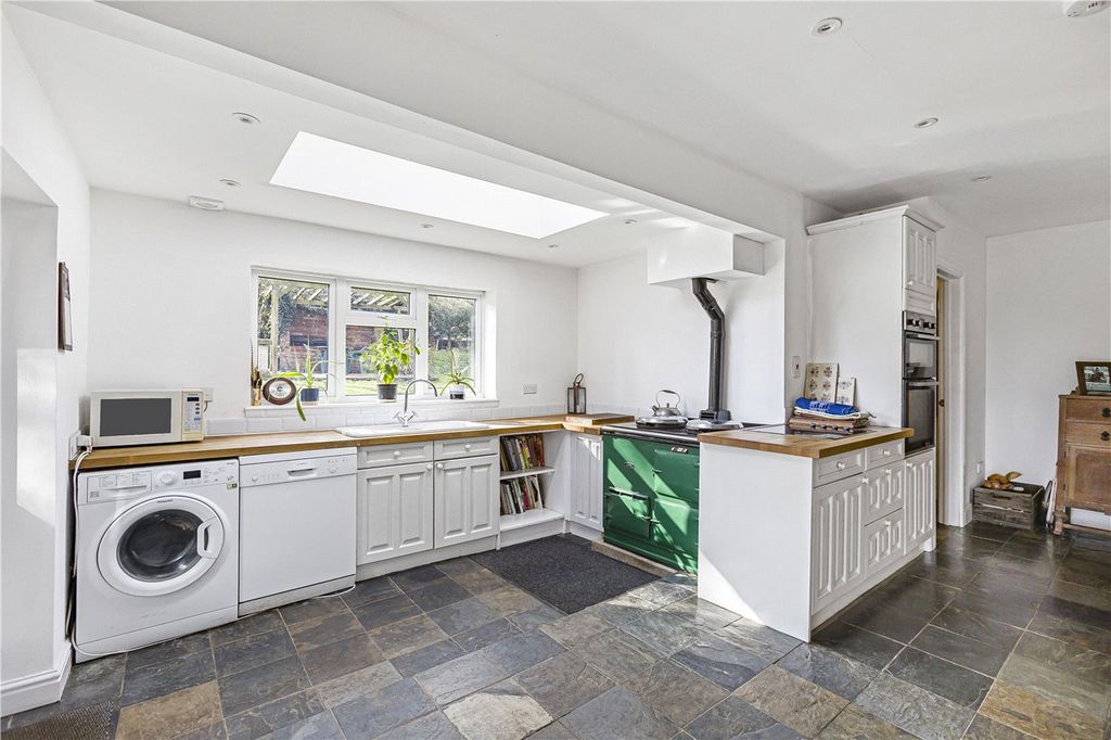 Property photo 3 of 30 Kitchen