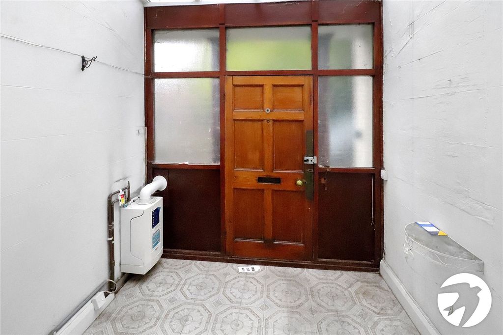 Property photo 3 of 22 Picture No. 06