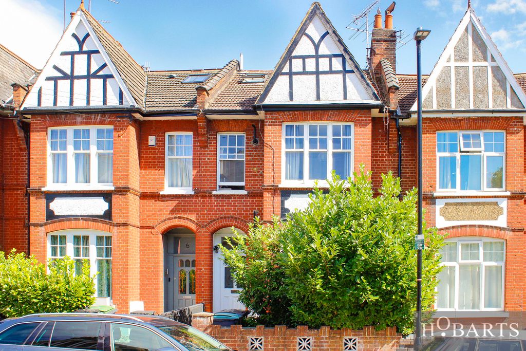 Property photo 1 of 15 1 Bedroom Studio For Sale