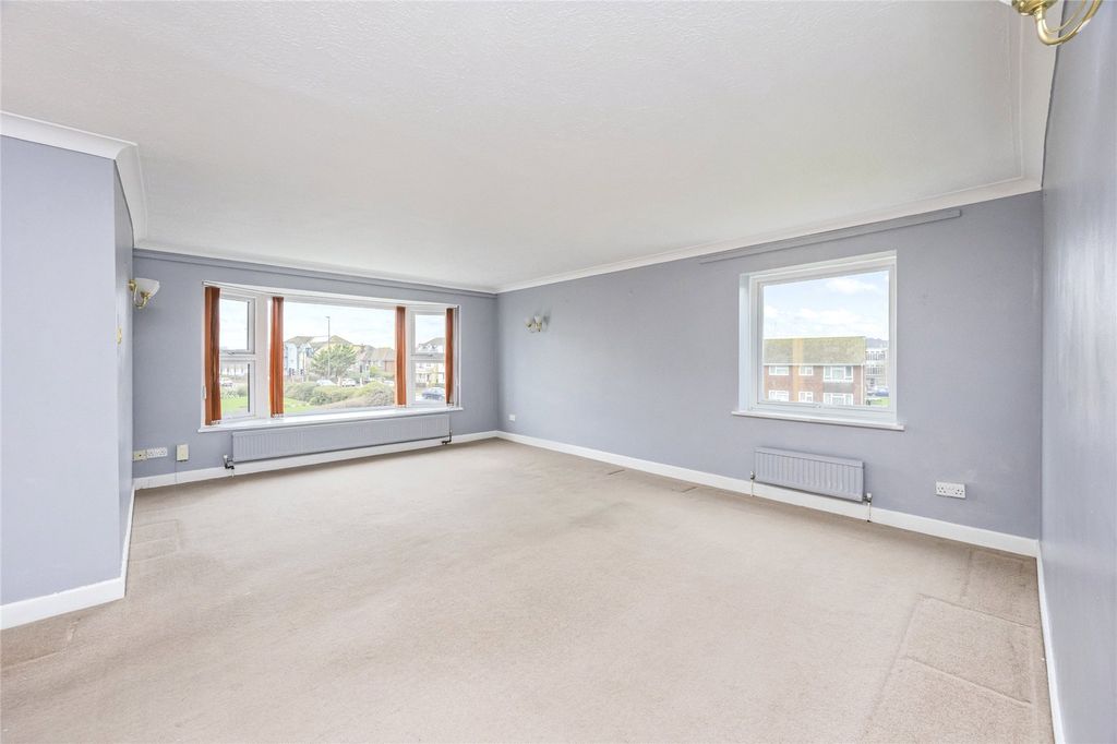 Property photo 2 of 15 Picture No. 10