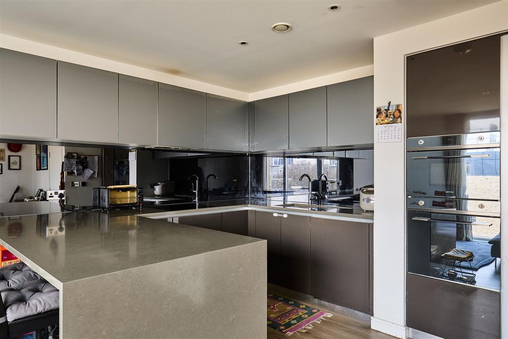 Property photo 2 of 29