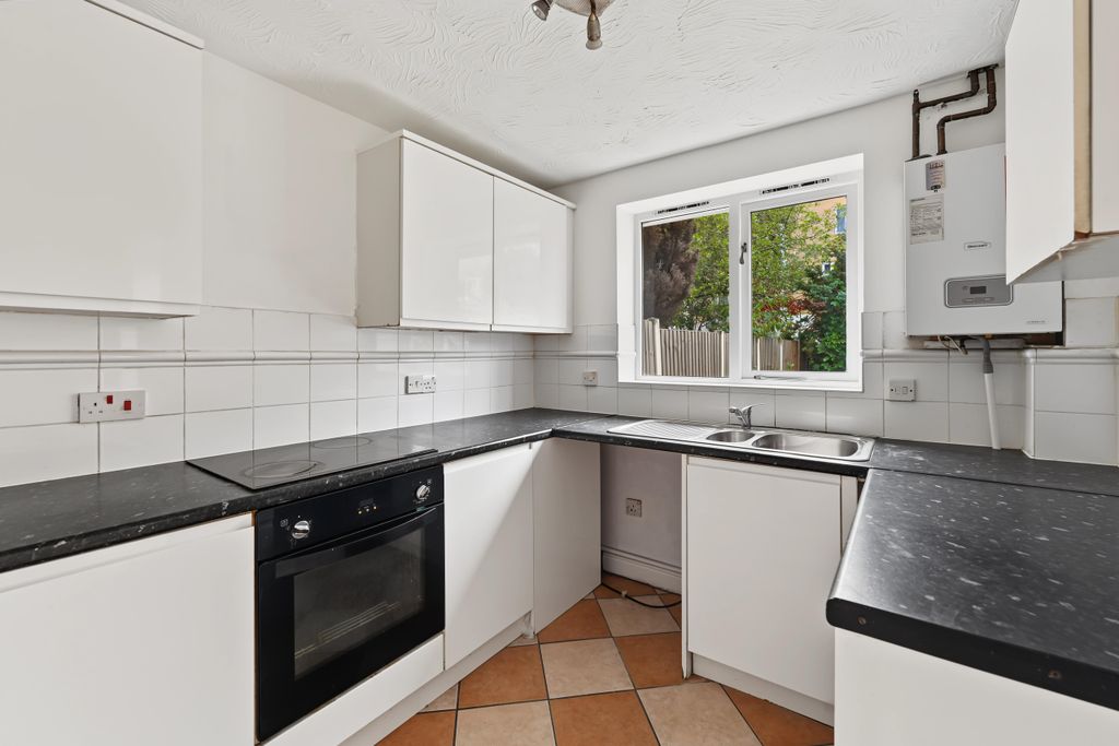 Property photo 2 of 14 Kitchen