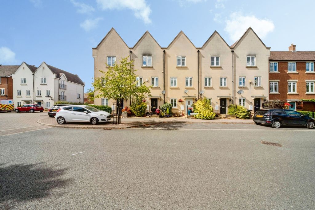 Property photo 3 of 46 Pbox-Img.Jpg