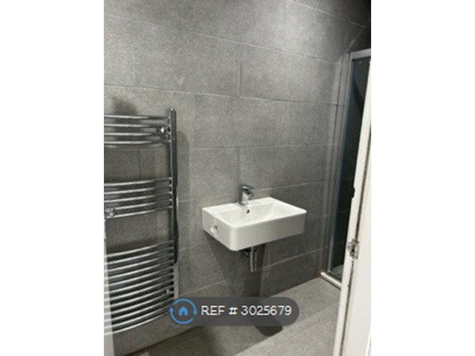 Property photo 2 of 9 Shower Room