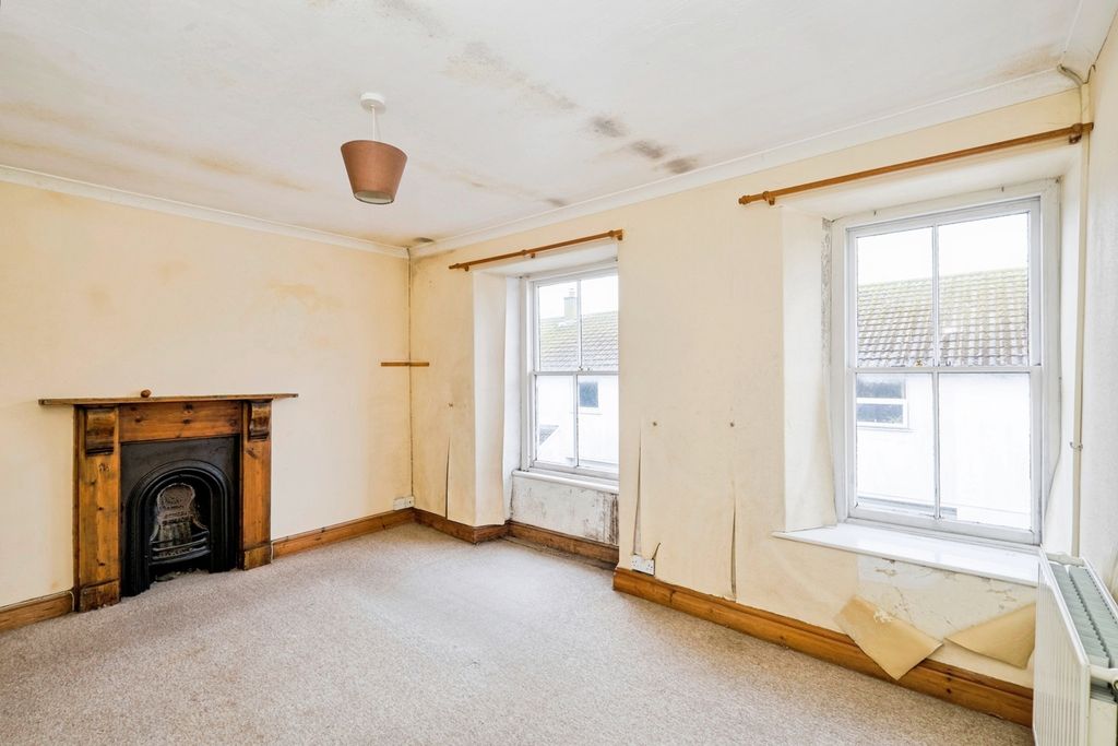 Property photo 3 of 10 Pbox-Img.Jpg