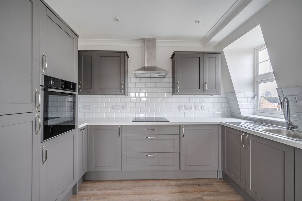 Property photo 2 of 17 Image