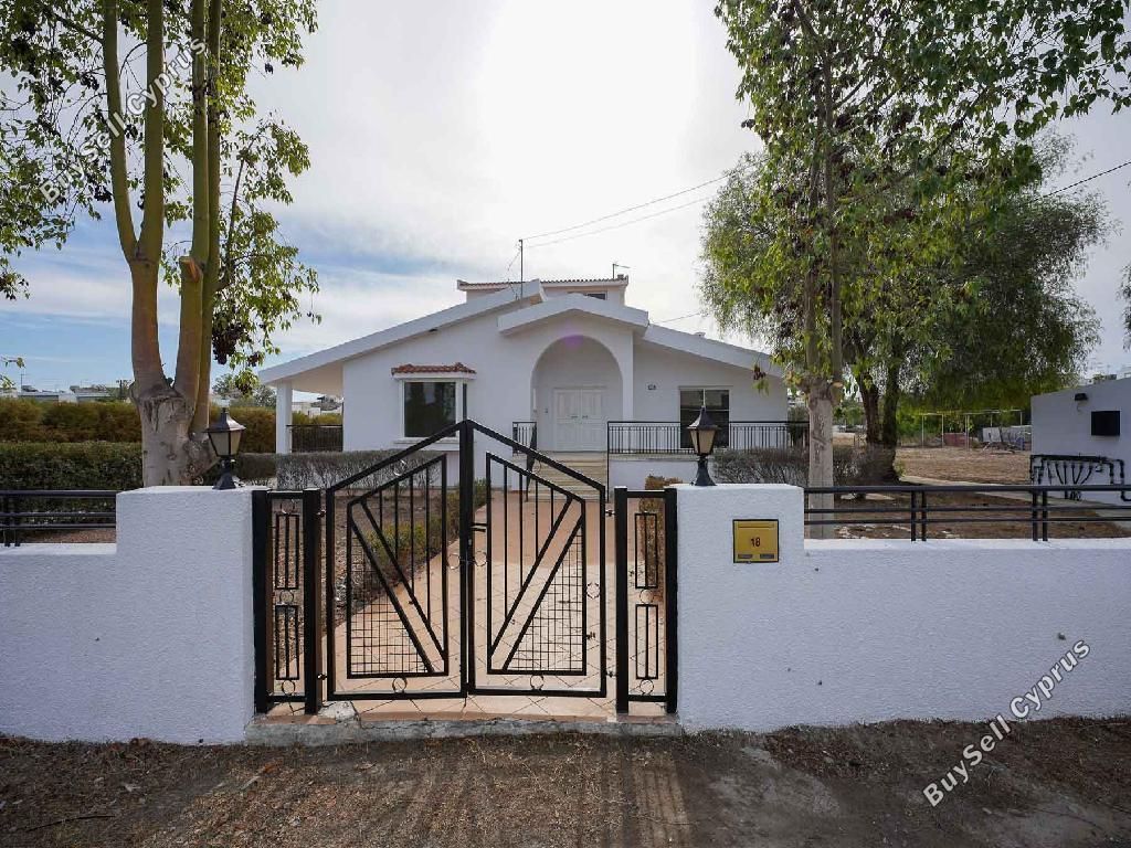 Property photo 3 of 37