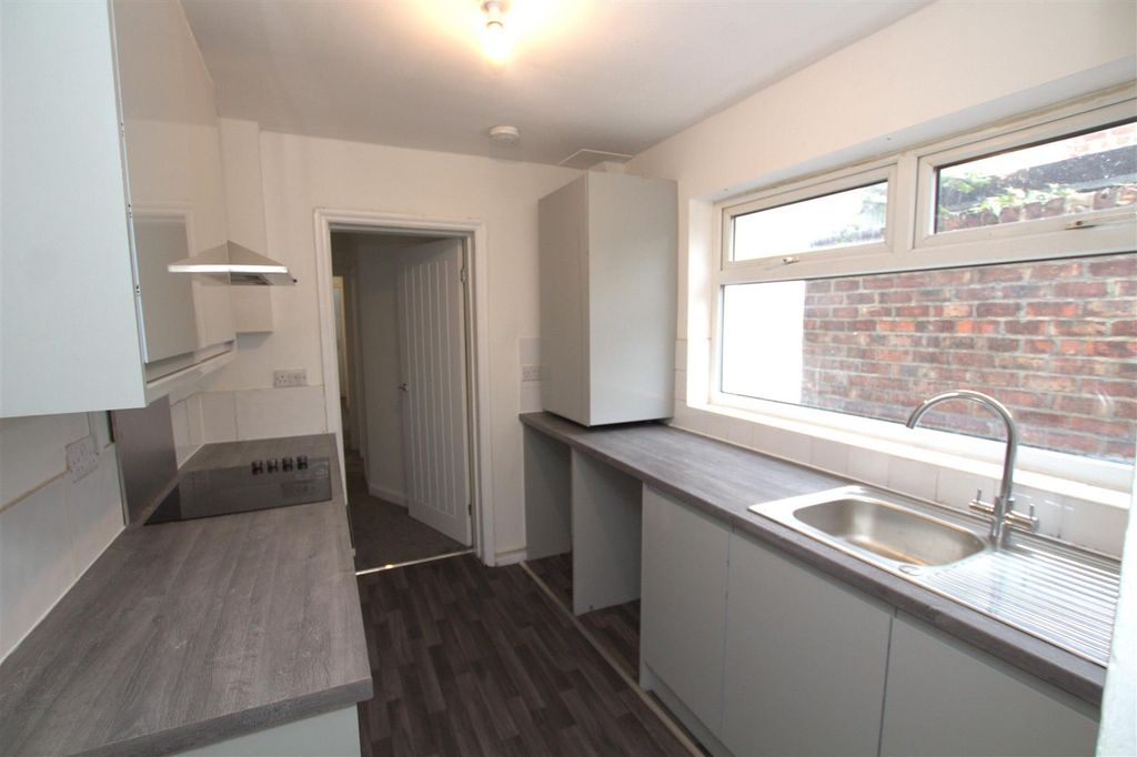 Property photo 2 of 9 Union Kitchen.Jpg