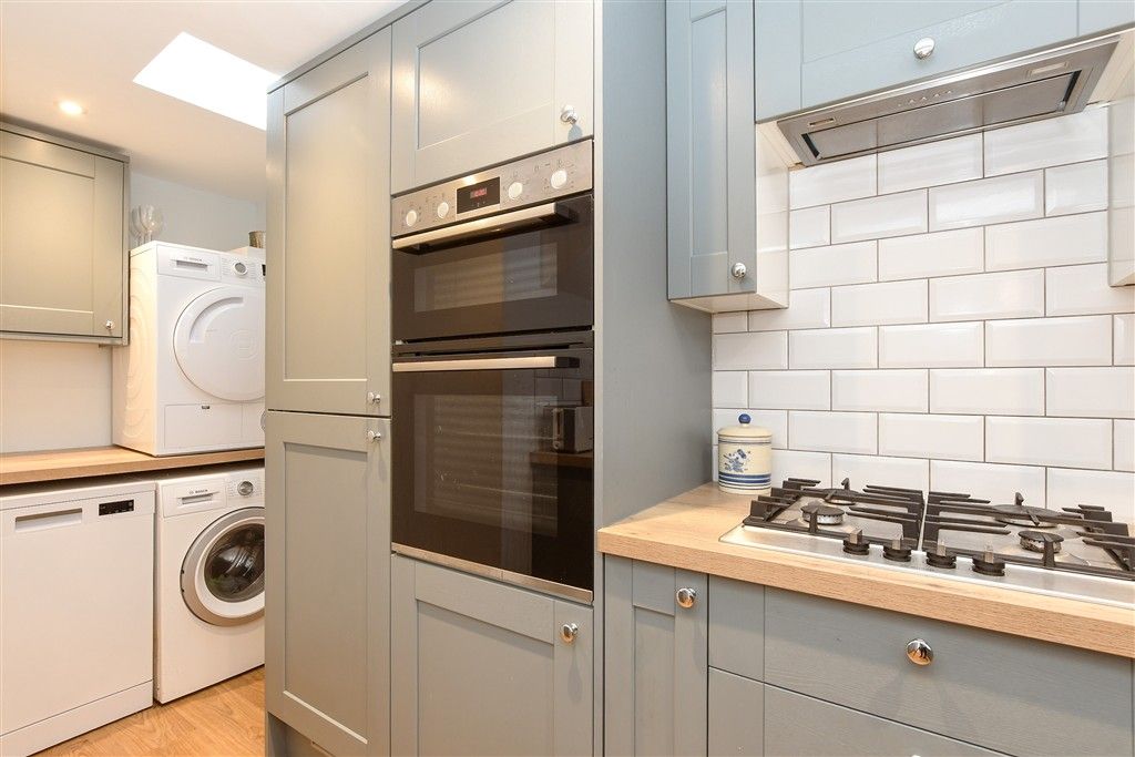 Property photo 3 of 17 Kitchen