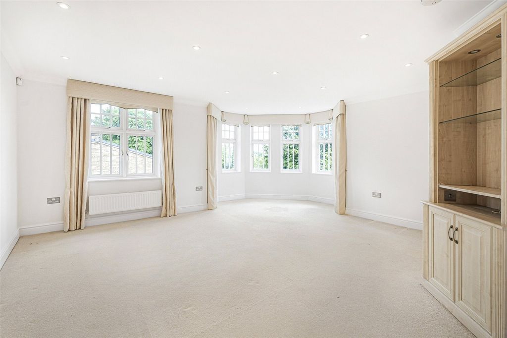 Property photo 2 of 15 Picture No. 37