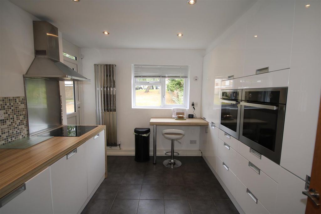 Property photo 1 of 15 Kitchen