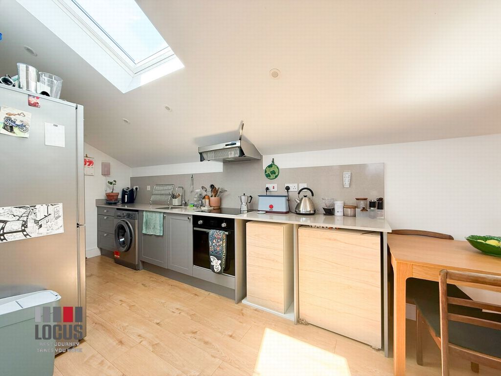 Property photo 3 of 7 Photo 5