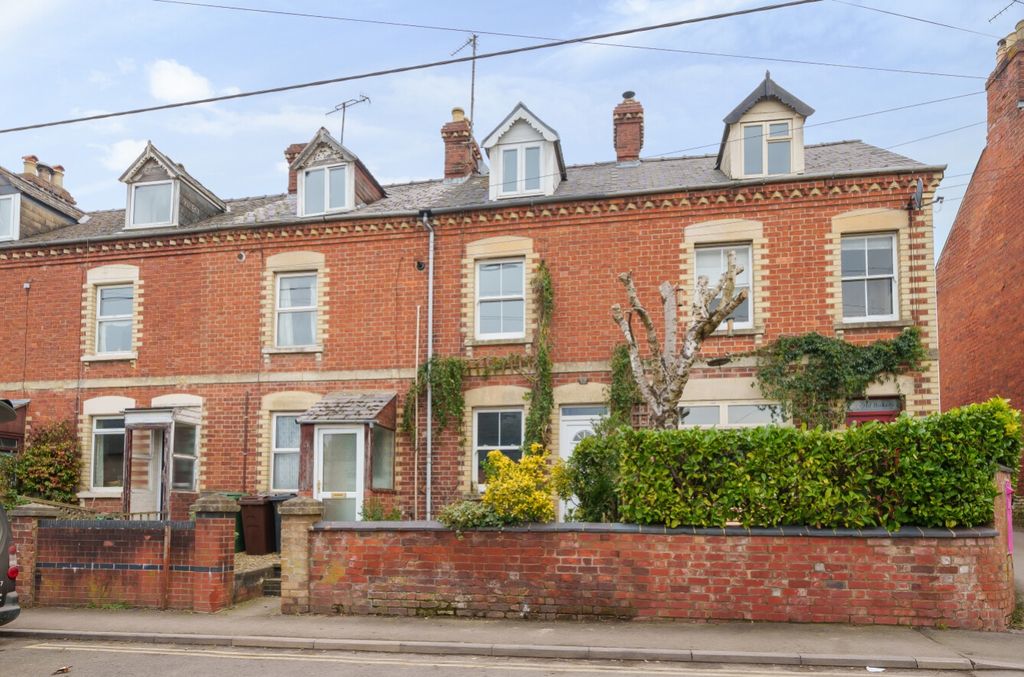 Property photo 1 of 13 1000039669