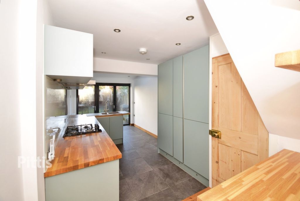 Property photo 2 of 15 Kitchen