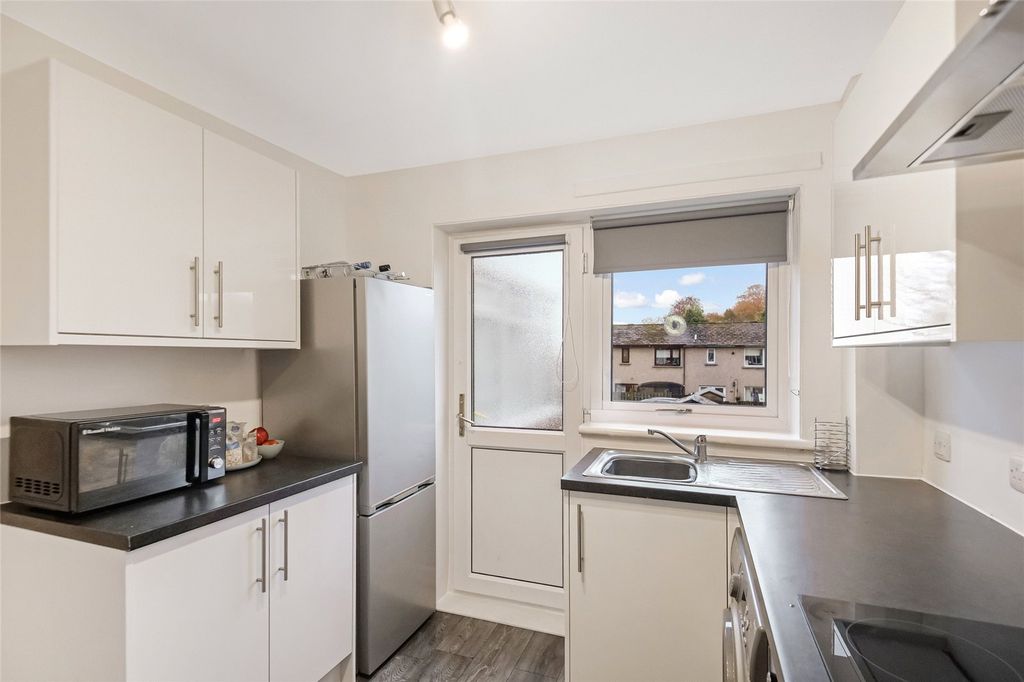 Property photo 3 of 20 Kitchen