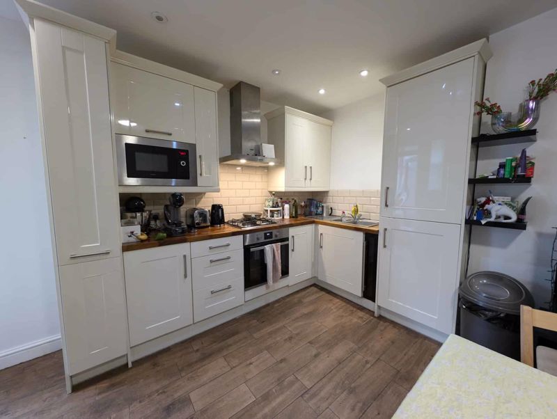 Property photo 1 of 18 Photo 6