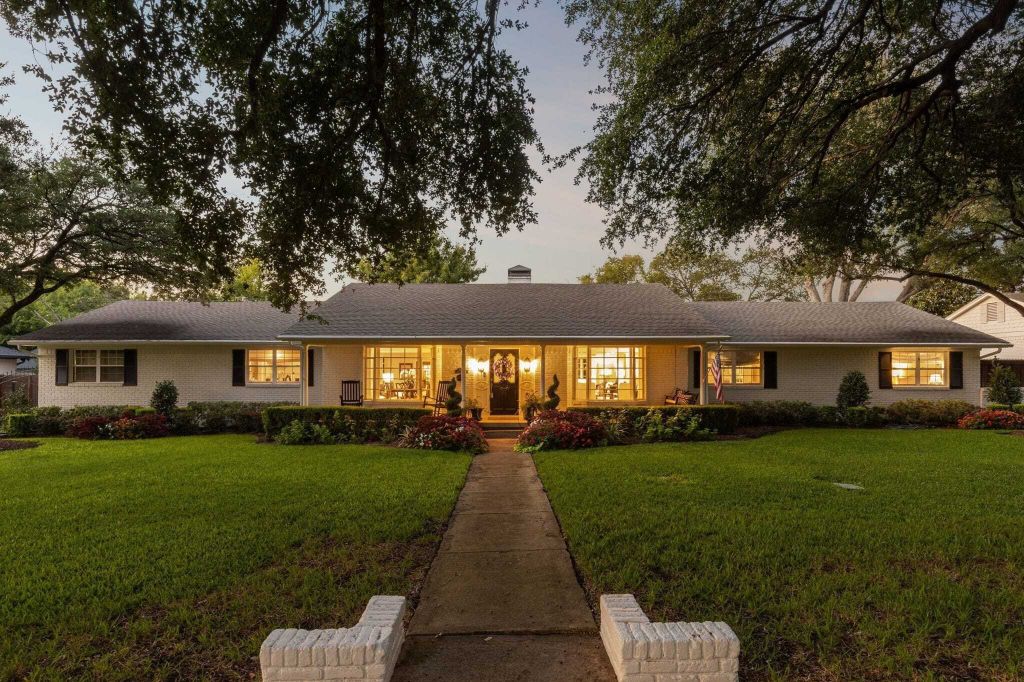 Property photo 1 of 31