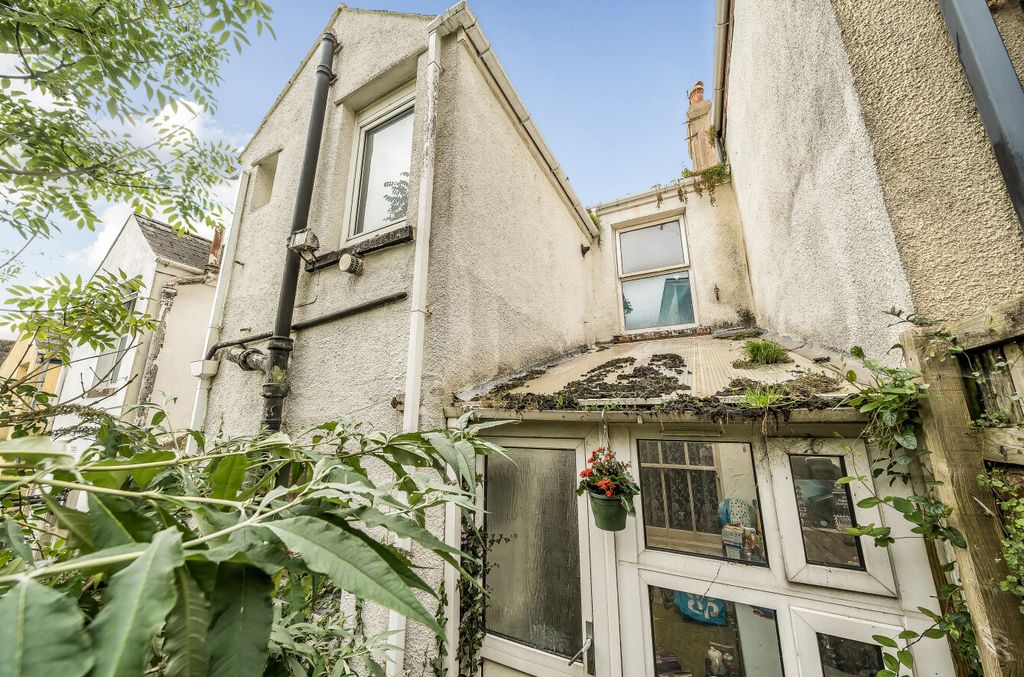 Property photo 3 of 13 1356935-6-68E79E2...