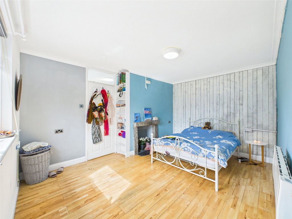 Property photo 3 of 14 Picture No. 30