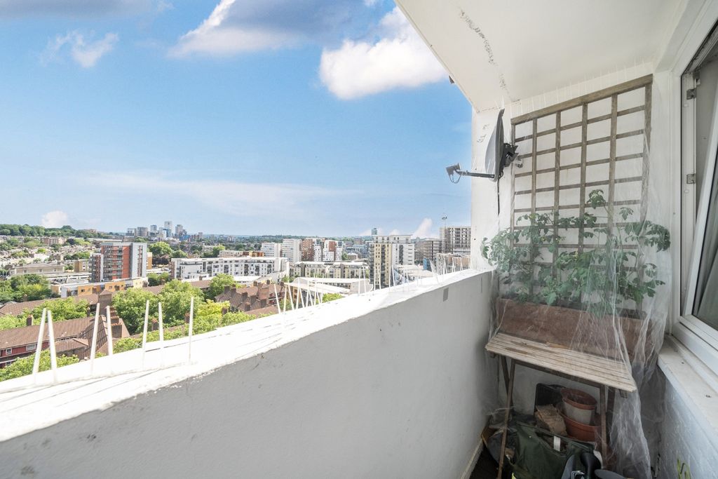 Property photo 2 of 15 4310094