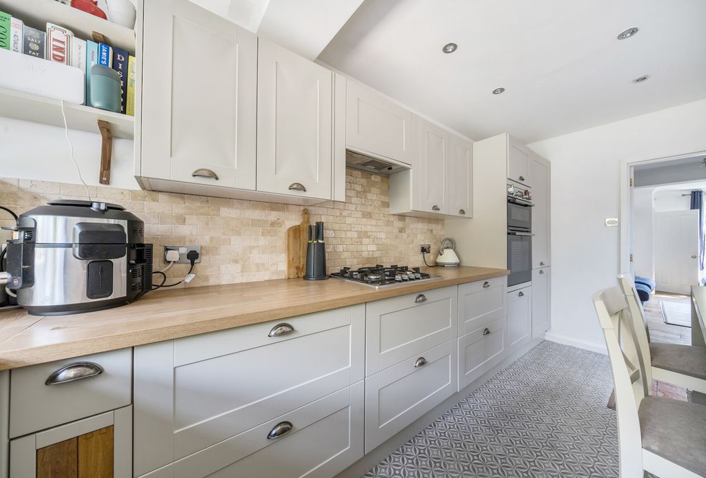 Property photo 3 of 15 1326321-16-68A478...