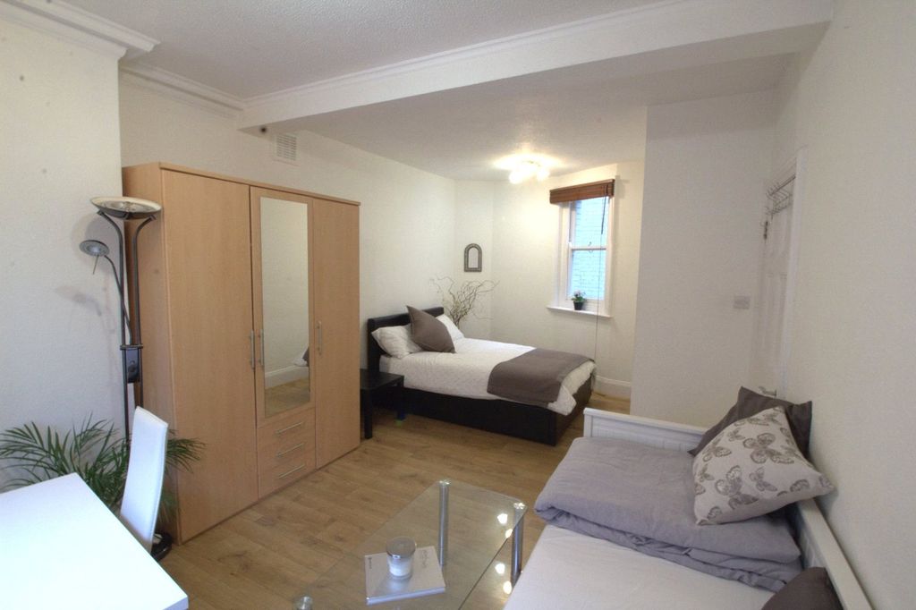 Property photo 2 of 11 Picture No. 02