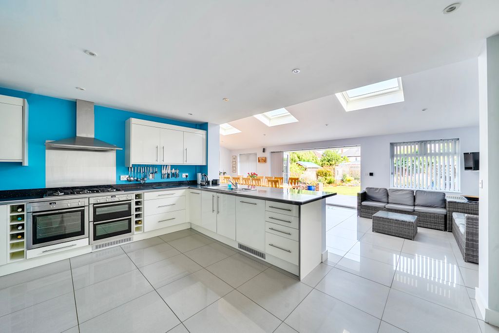 Property photo 2 of 15 148087856A3978480F66E