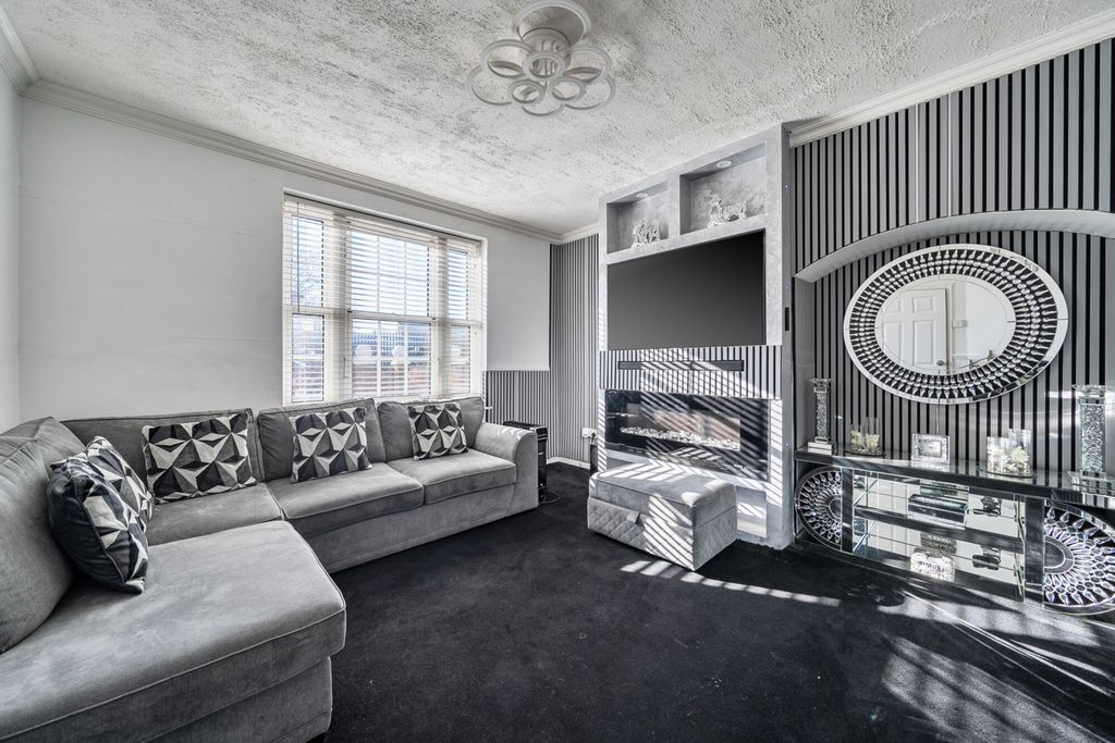 Property photo 2 of 15 1429092-15-69B97c...