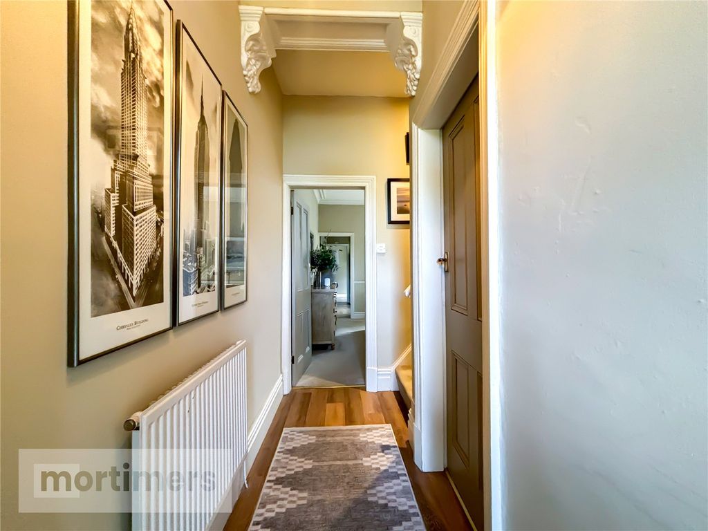 Property photo 2 of 26 Entrance Hall