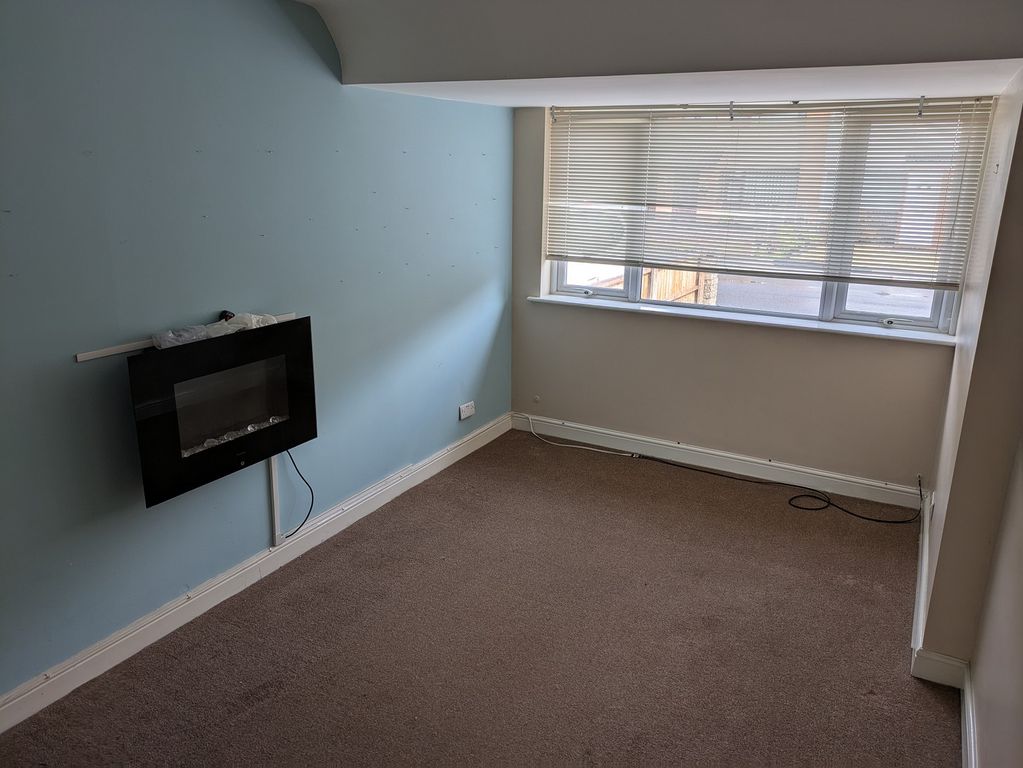 Property photo 3 of 22 Living Room